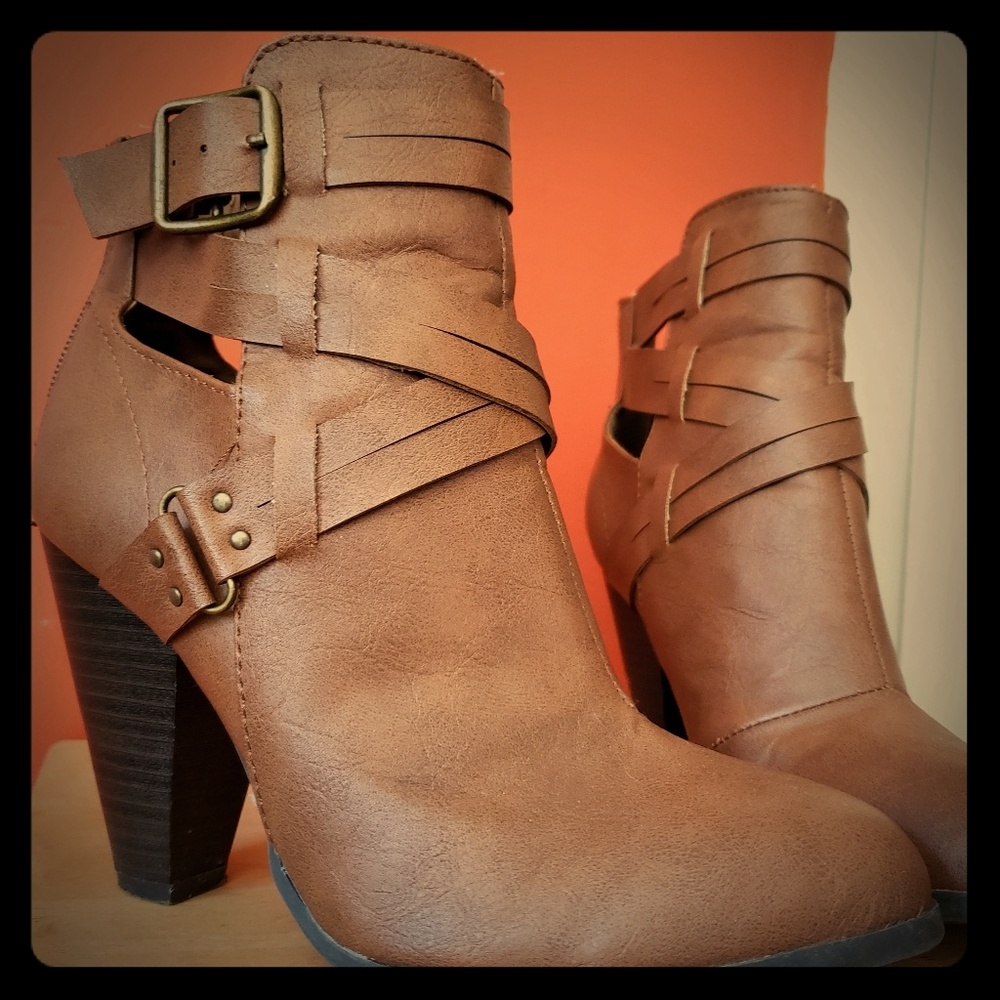 Tan Heeled Boots - Size 6